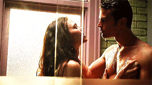 Theo James sex scene